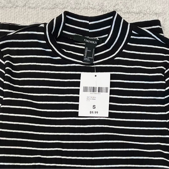 FOREVER 21 Striped Knit Top- Size S - Picture 3 of 4